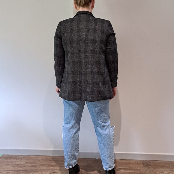 Blazer - Picture 4 of 5